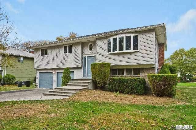 1 of 1 - 31 Barry Lane, Old Bethpage, NY