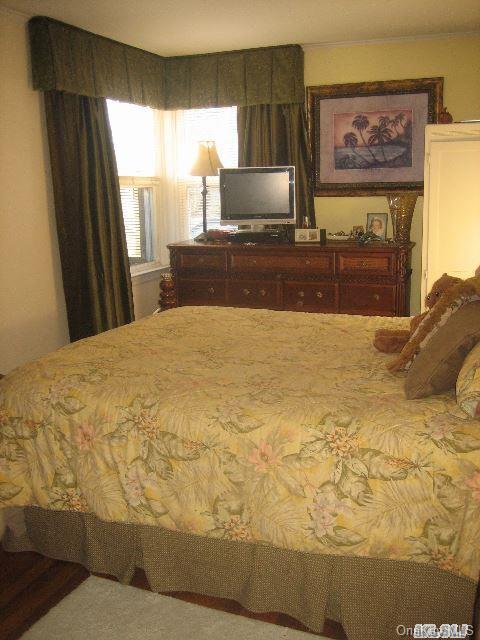 1 of 1 - 32 Forest Avenue, Lake Grove, NY