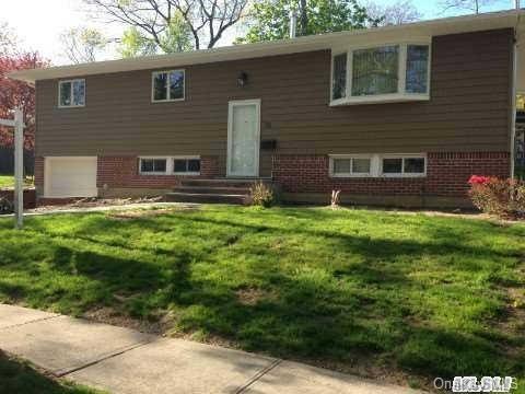 1 of 1 - 22 Frostfield Place, Melville, NY
