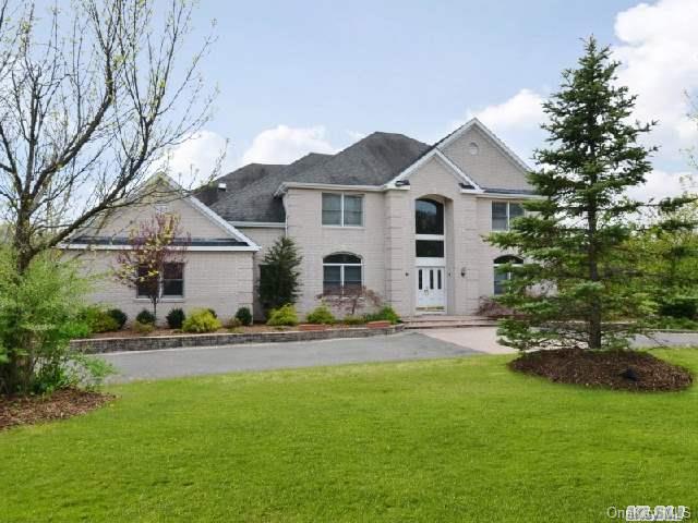 1 of 1 - 98 Stillwell Lane, Woodbury, NY
