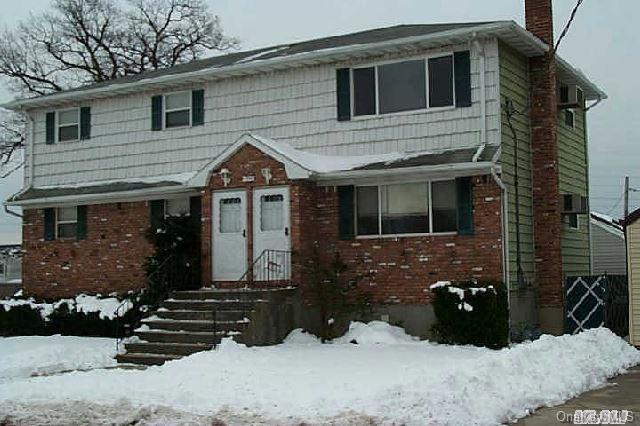 1 of 1 - 1986 Oakwood Avenue, Merrick, NY
