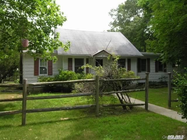 1 of 1 - 20 Park Avenue, Nesconset, NY