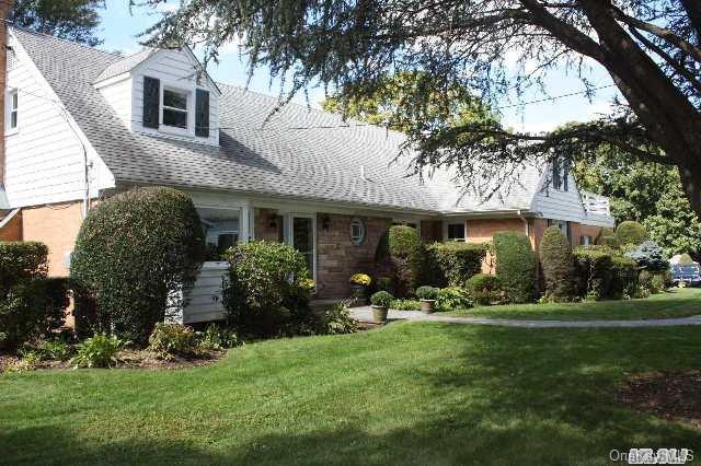 1 of 1 - 10 Old Westbury Road, Old Westbury, NY
