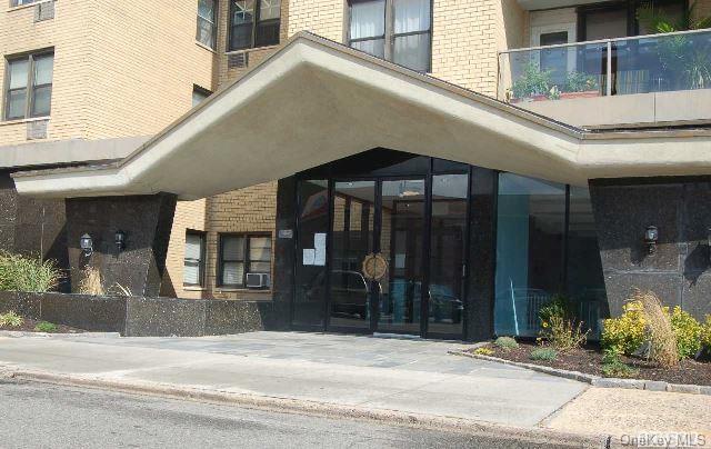 1 of 1 - 10 Monroe Boulevard # 5a, Long Beach, NY