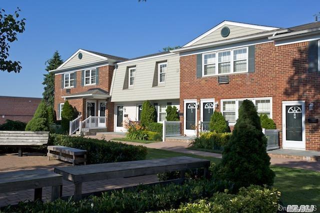 1 of 1 - 50 Fairfield Way # He02, Commack, NY