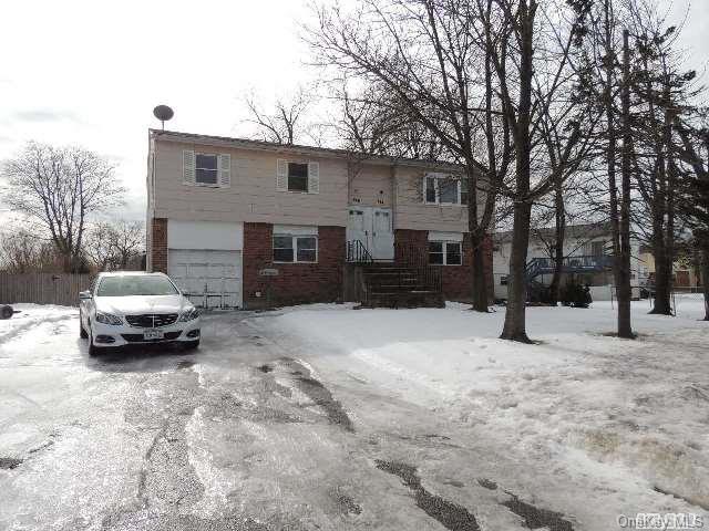 1 of 1 - 844 Conklin St., Farmingdale, NY