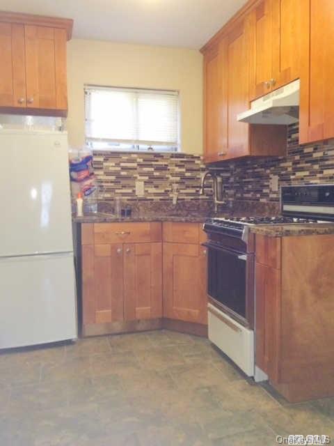 1 of 1 - 2 Harbor Circle Drive, Centerport, NY