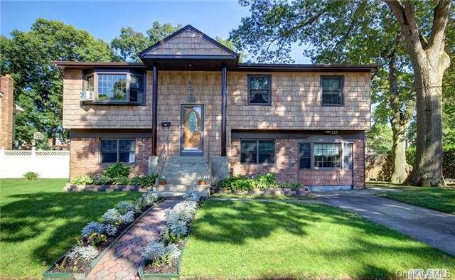 1 of 1 - 1323 Taft Avenue, North Merrick, NY