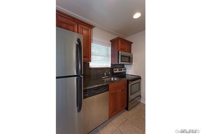 1 of 1 - 184 Hallock Road 4a1, Lake Grove, NY
