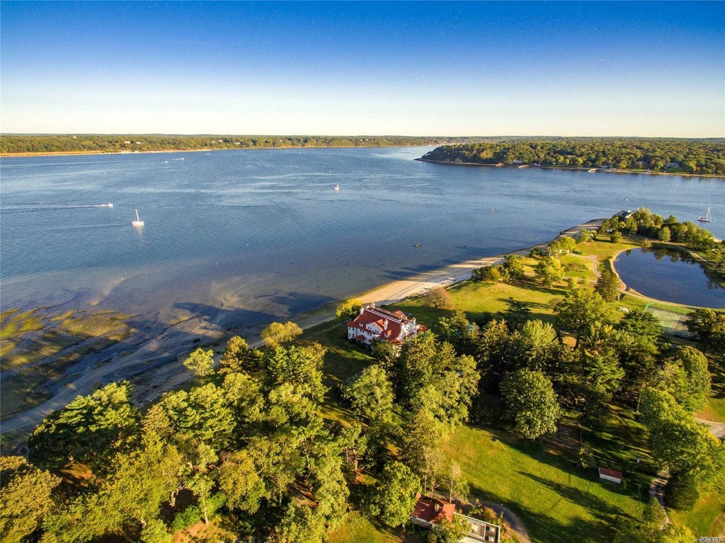 1 of 1 - 325 Seawanhaka Yacht, Centre Island, NY