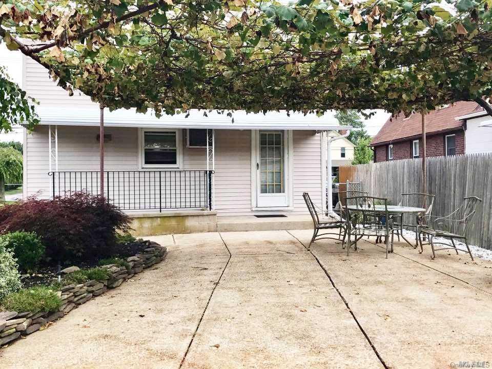 1 of 1 - 182 Maple St., Islip, NY