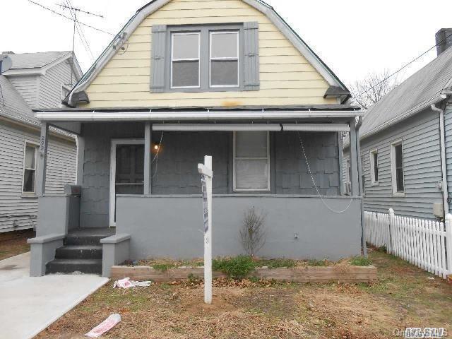1 of 1 - 292 Clinton Avenue, Cedarhurst, NY
