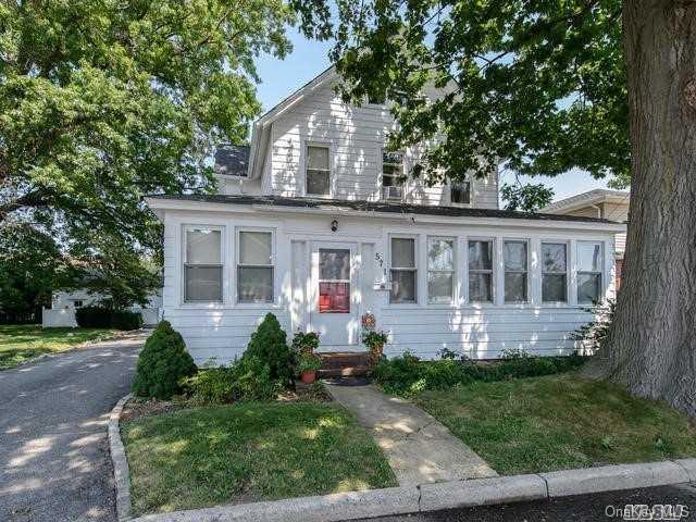 1 of 1 - 571 Mineola Avenue, Carle Place, NY