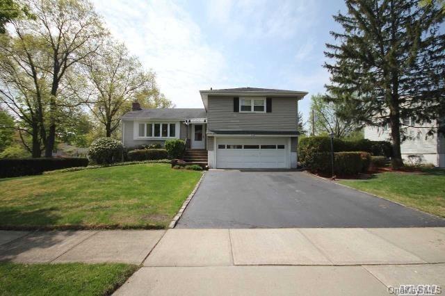 1 of 1 - 8 Surrey Lane, Garden City, NY