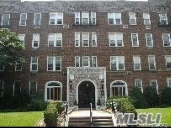 1 of 1 - 12 Hamilton Place # C-11, Garden City, NY