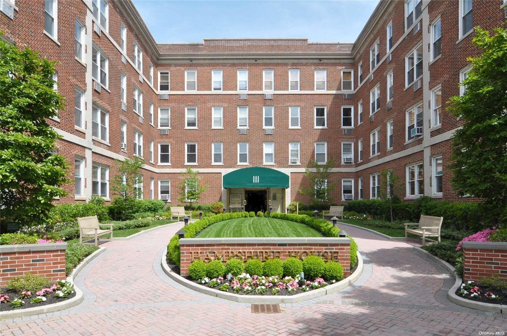 1 of 1 - 111 7th St. # 309, Garden City, NY