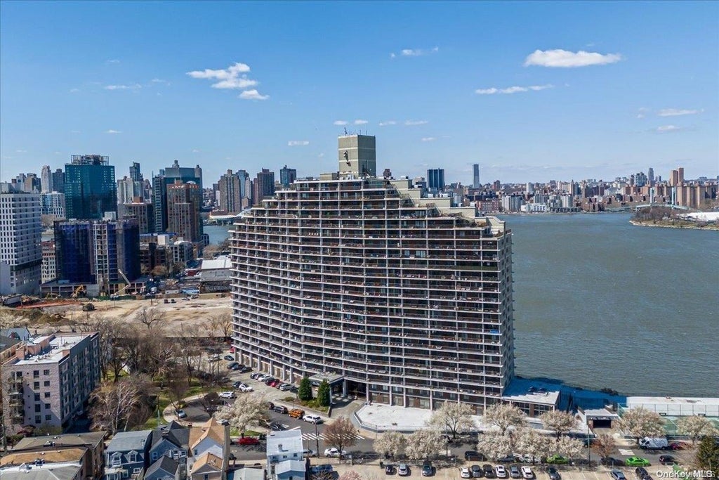 1 of 1 - 25-40 Shore Boulevard # 14t, Astoria, NY