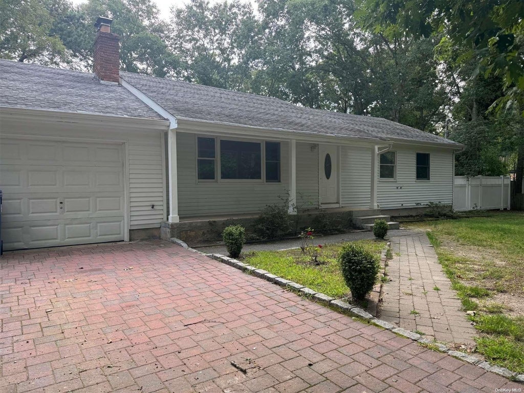 1 of 1 - 426 Brookhaven Avenue, Riverhead, NY