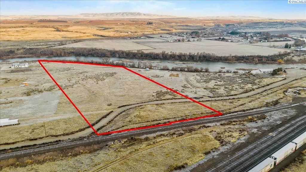 Nka N Gibbon Place, Lot 1, Prosser