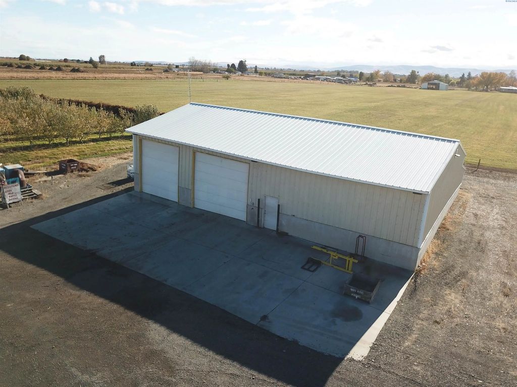 Nka Lateral B Road, Wapato
