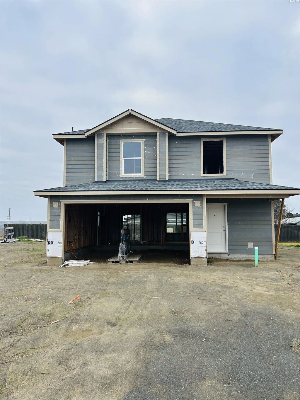 659 E Franklin St, Connell