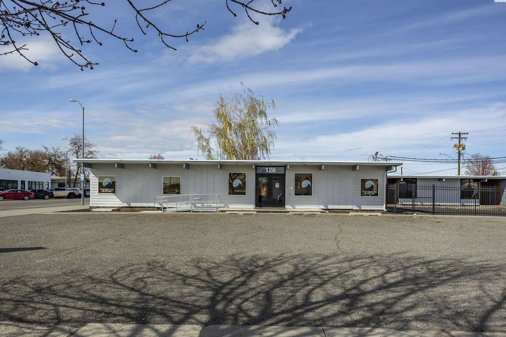 611 W Columbia St, Pasco