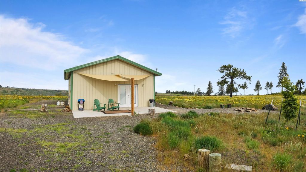 580 Reservoir Ln, Pomeroy