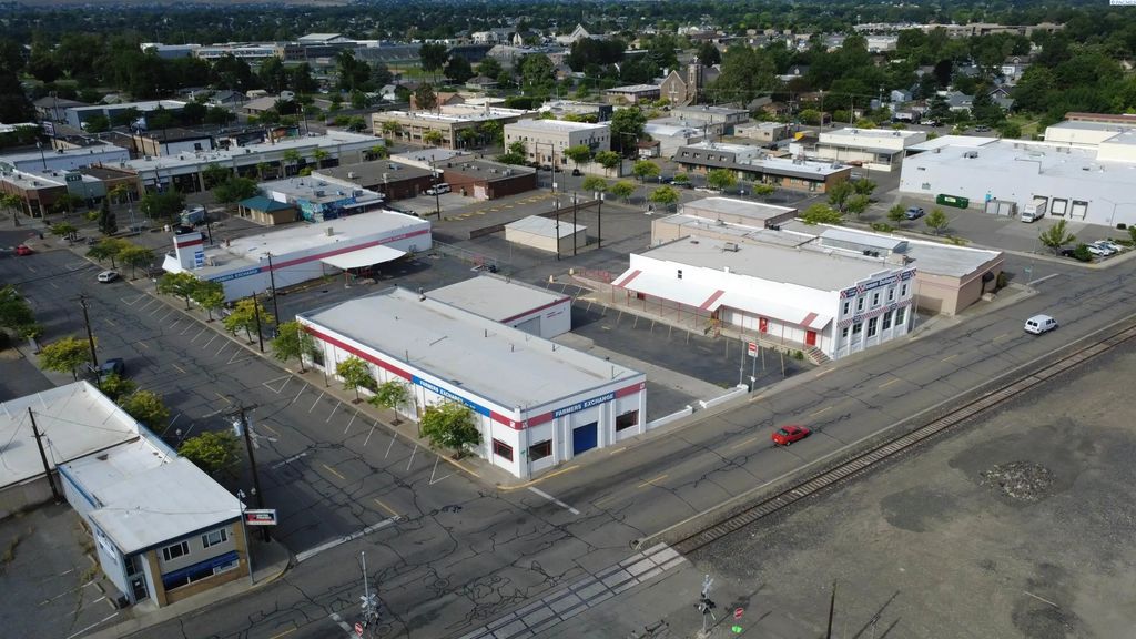 35 N Benton, Kennewick