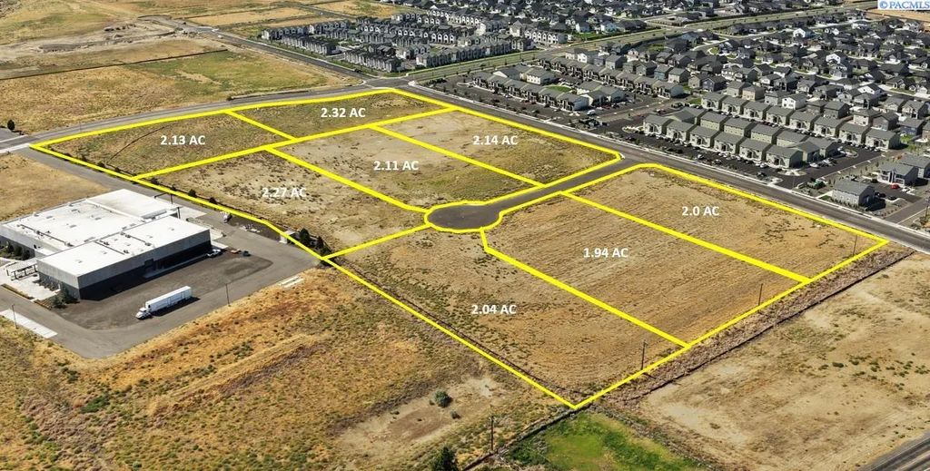 1120 Keene Road, West Richland