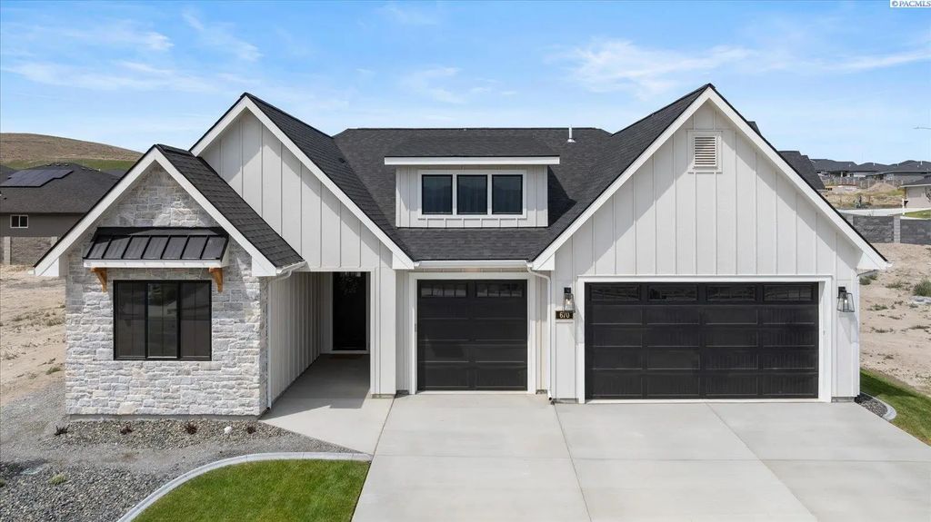 670 Cortona 39, Richland