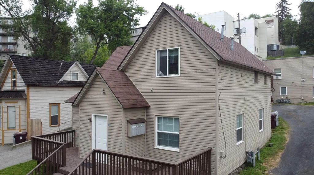 630-634 Ne Gray Lane, Pullman