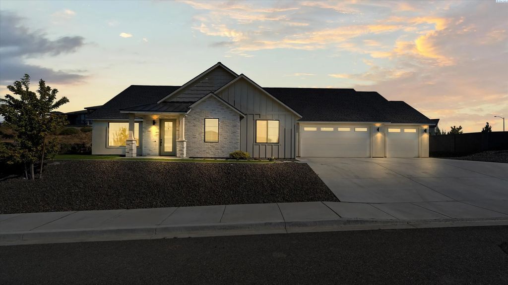 2287 S Alaska St., Kennewick