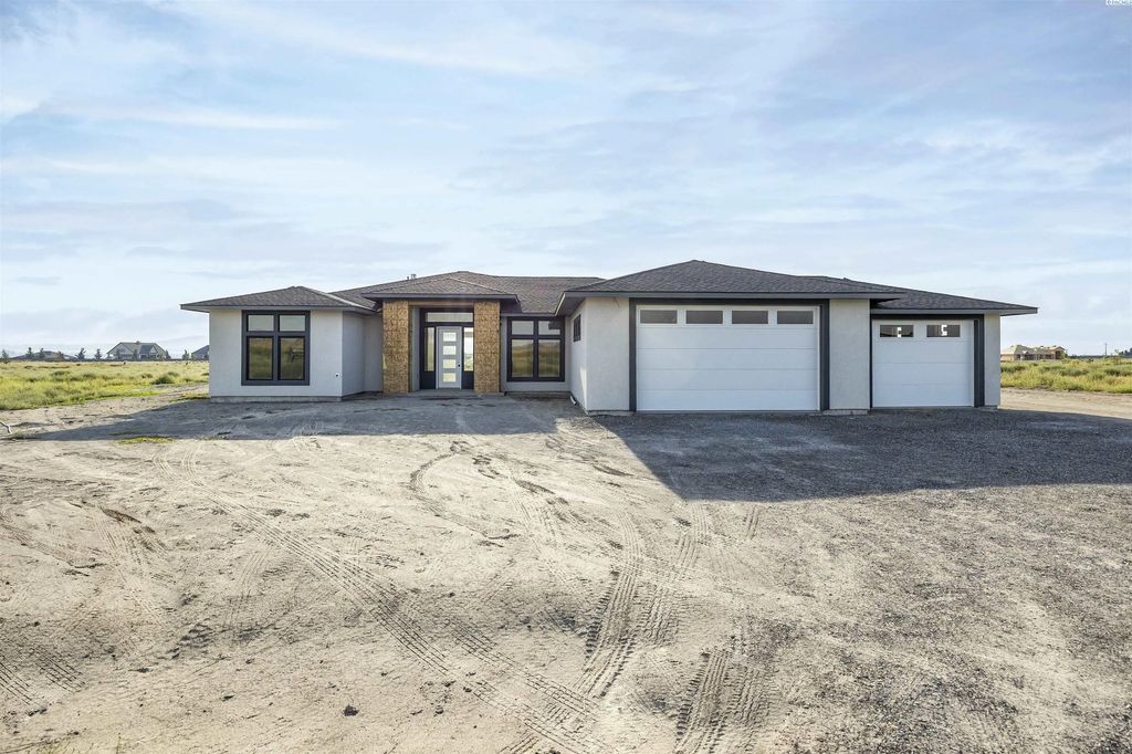 8402 Axil Lane, Pasco