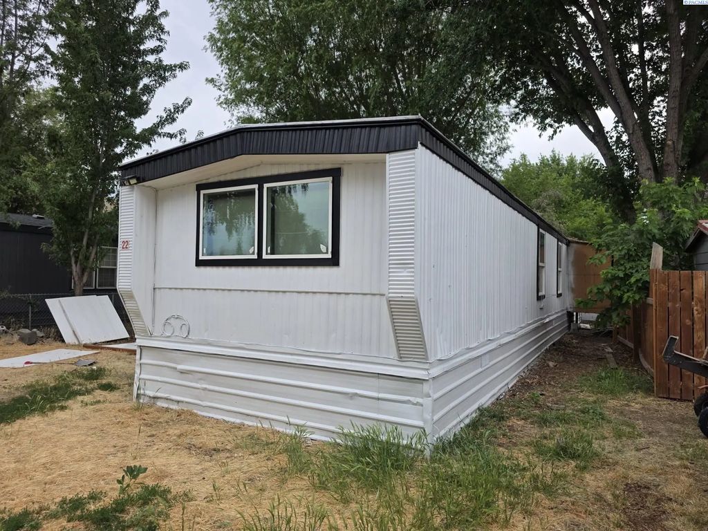 400 14th St 22, Benton City