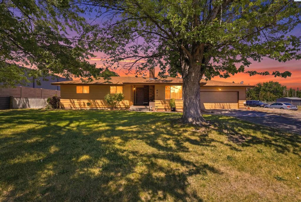 902 S Kellogg, Kennewick