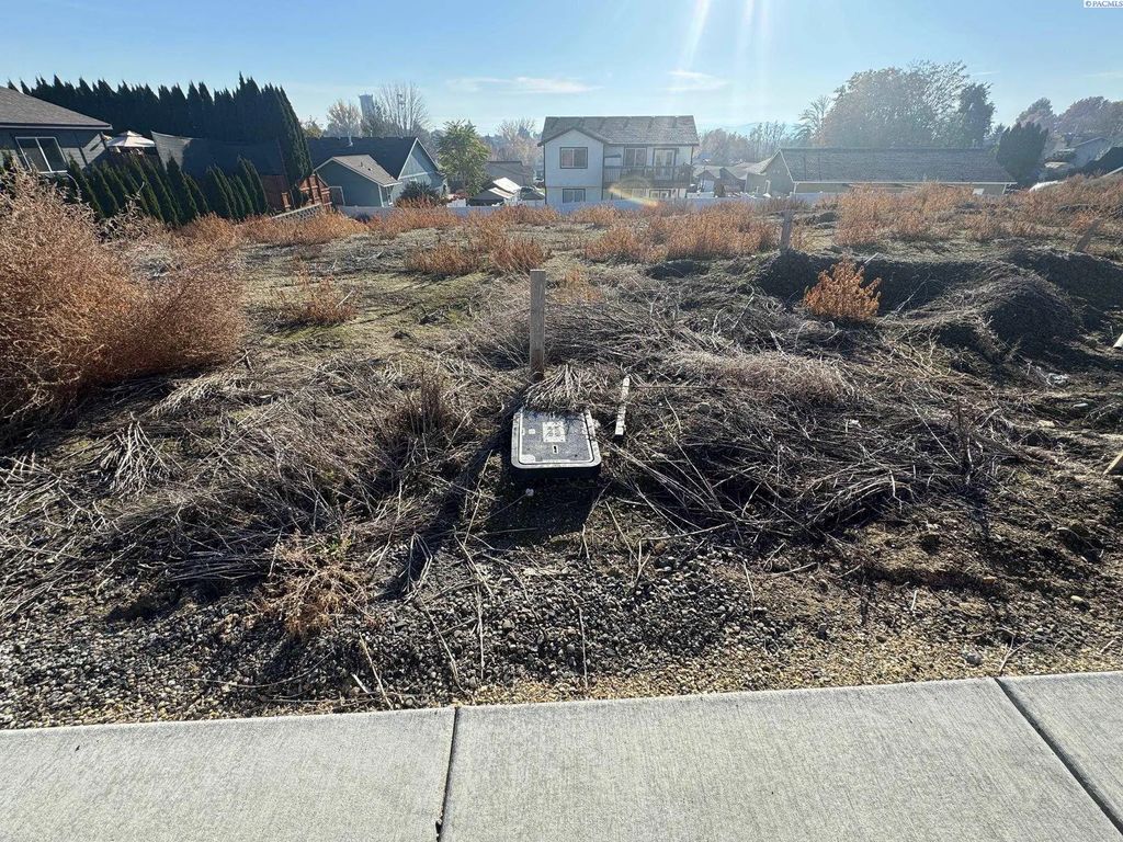 898 Ellen Ln, Zillah