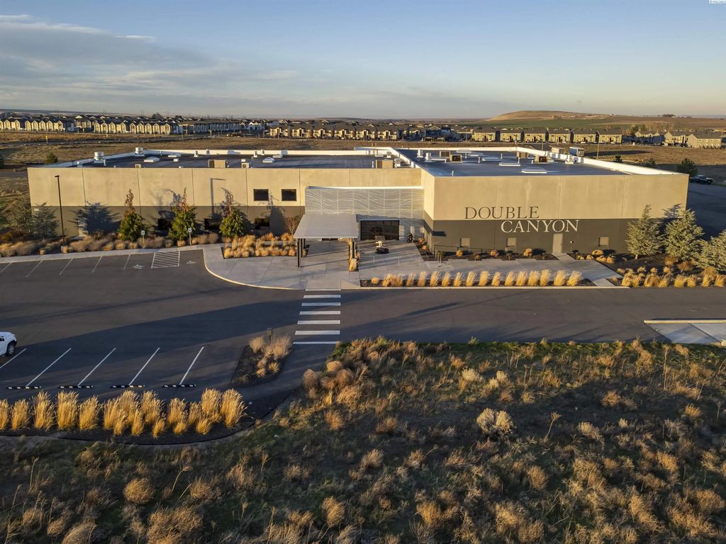 8060 Keene Rd, West Richland