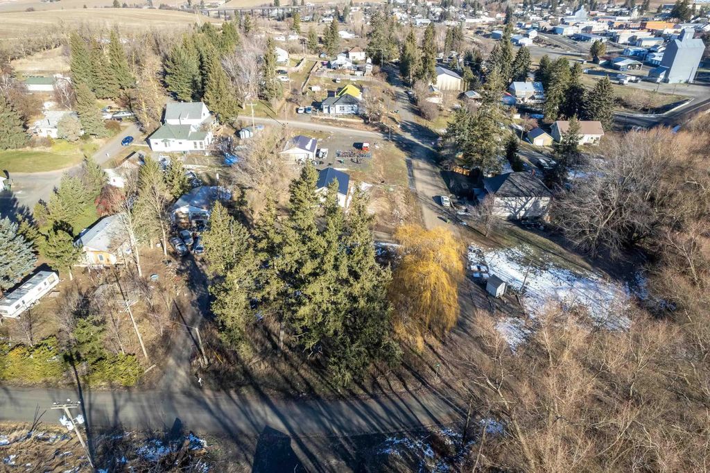 Xxx Truax St, Tekoa