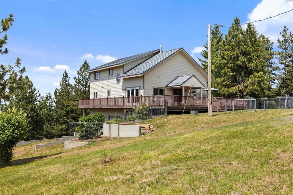 6379 Lewis Peak Road, Waitsburg