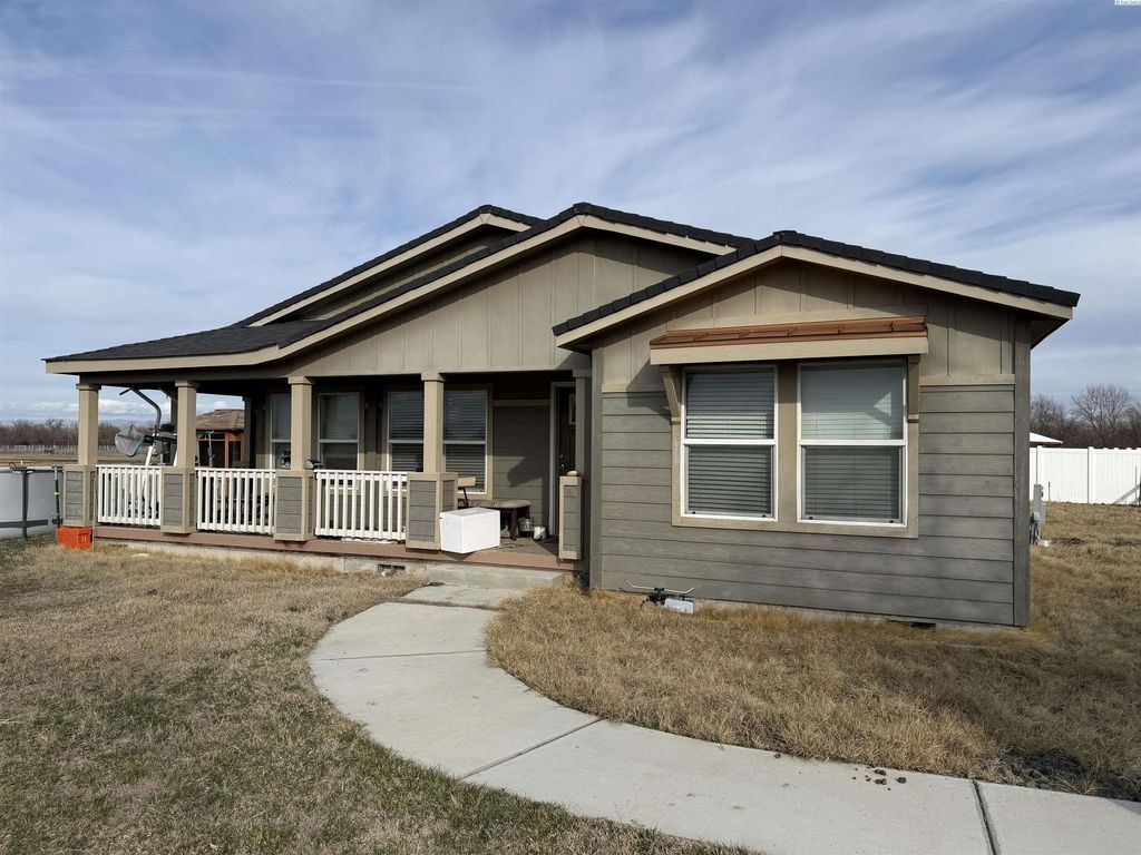 1508 Foster Rd, Toppenish