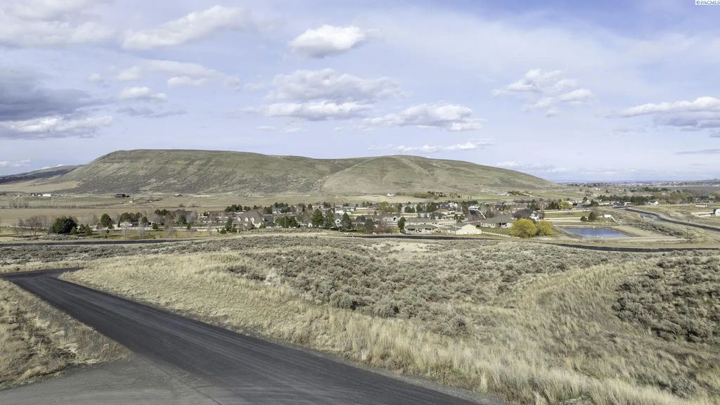 72810 Homestead Rd, Kennewick