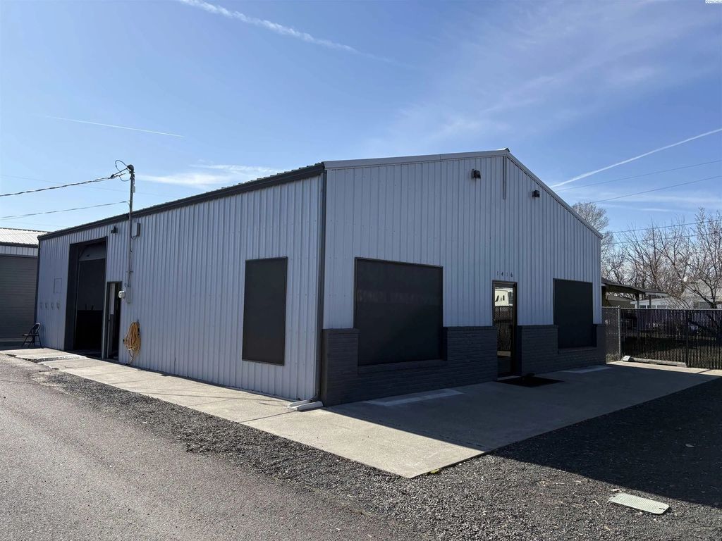 1416 W Ainsworth, Pasco