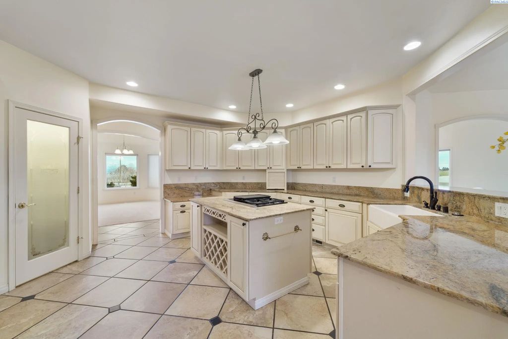21 Alta Lane, Pasco