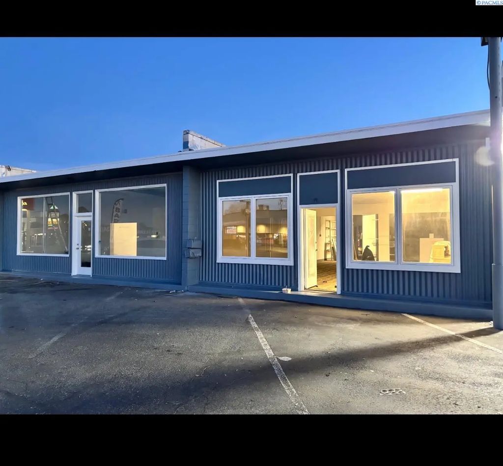 3503 W Clearwater Ave, Kennewick