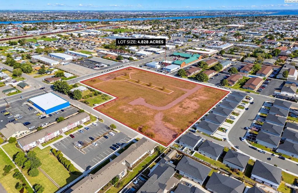 5705 W Clearwater Ave, Kennewick
