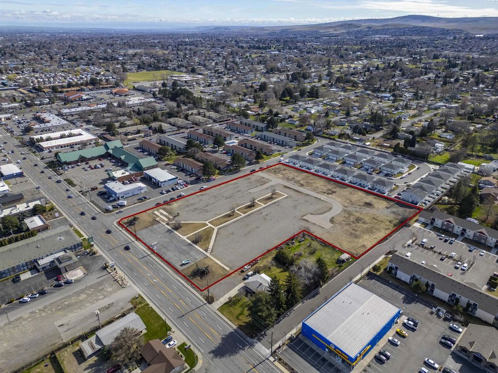 5705 W Clearwater Ave, Kennewick