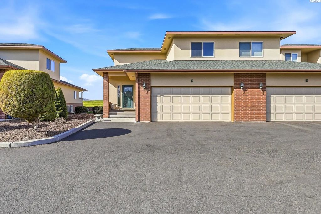 300 Columbia Point Dr E 117, Richland