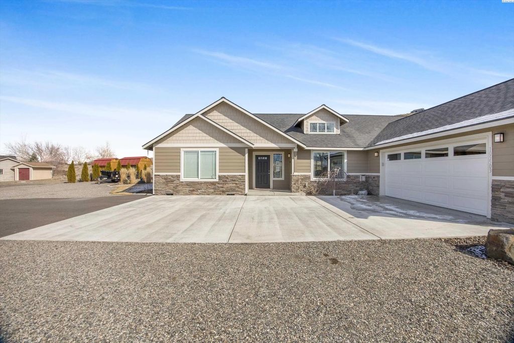 105503 E Badger Rd., Kennewick
