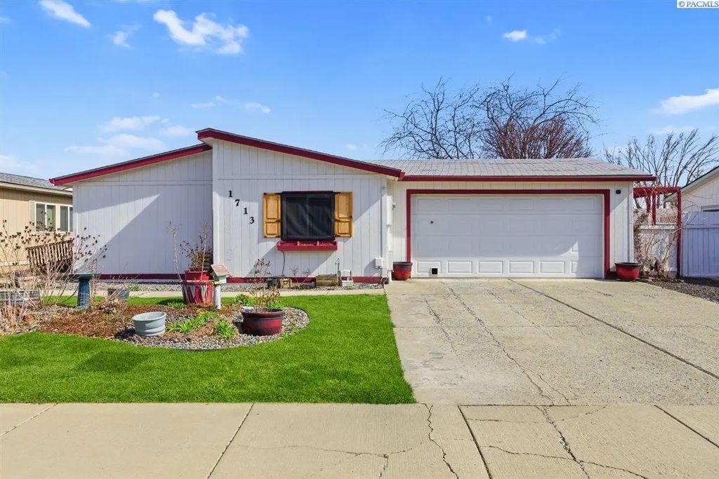 1713 S 69th Ave, Yakima