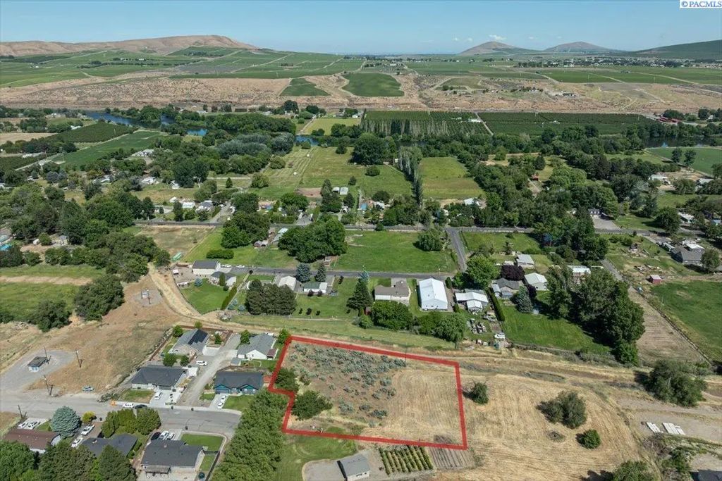Lot 3 Block 7 Legion Heights #2, Benton City